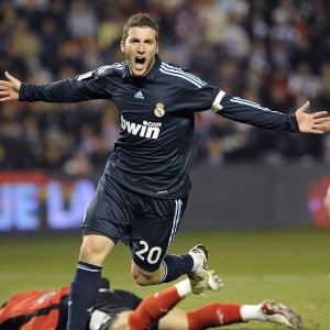 爱游戏ayx-广场舞成为城市风景线，广场舞成为中国的新名片